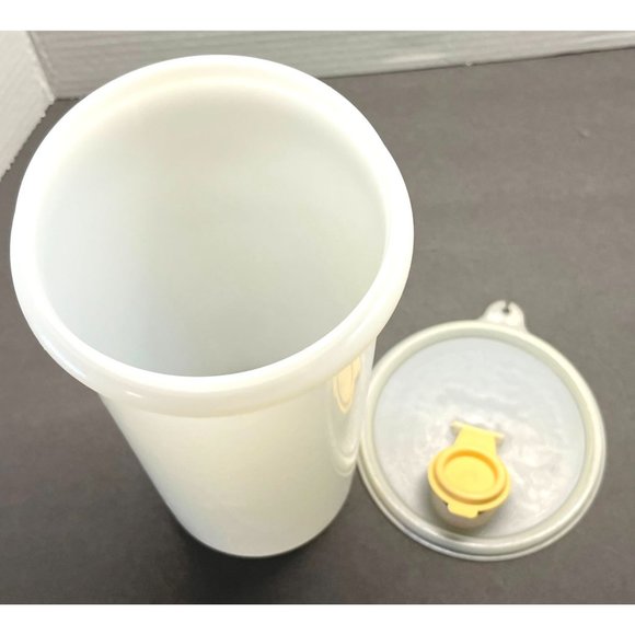 Vintage Tupperware 261-17 Beverage Storage Container with Lid 563-4 8.5" Tall - Picture 2 of 10